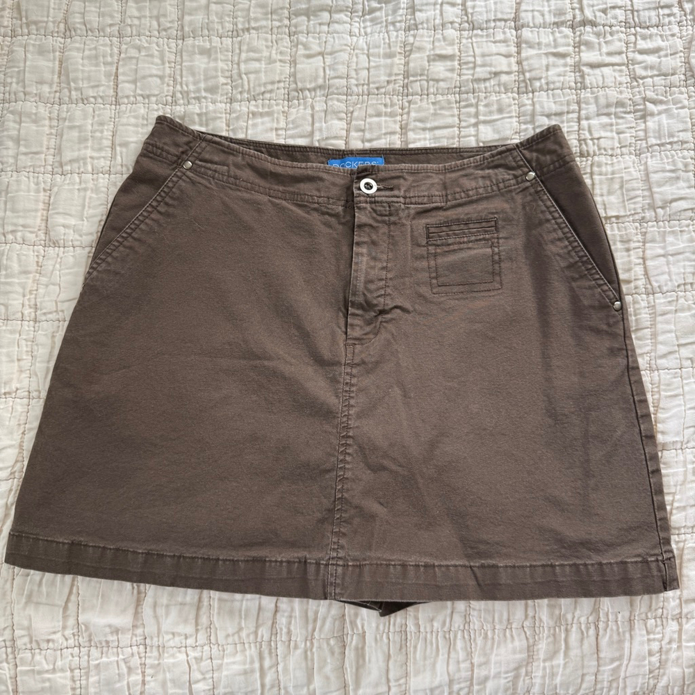 Docker’s Women’s Skort in Brown Kahiki • Size: 6